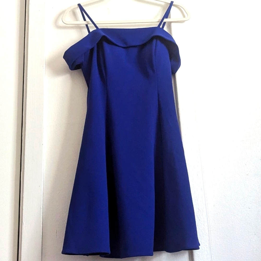 Size 5 out on the town dress (can tie bow in back)